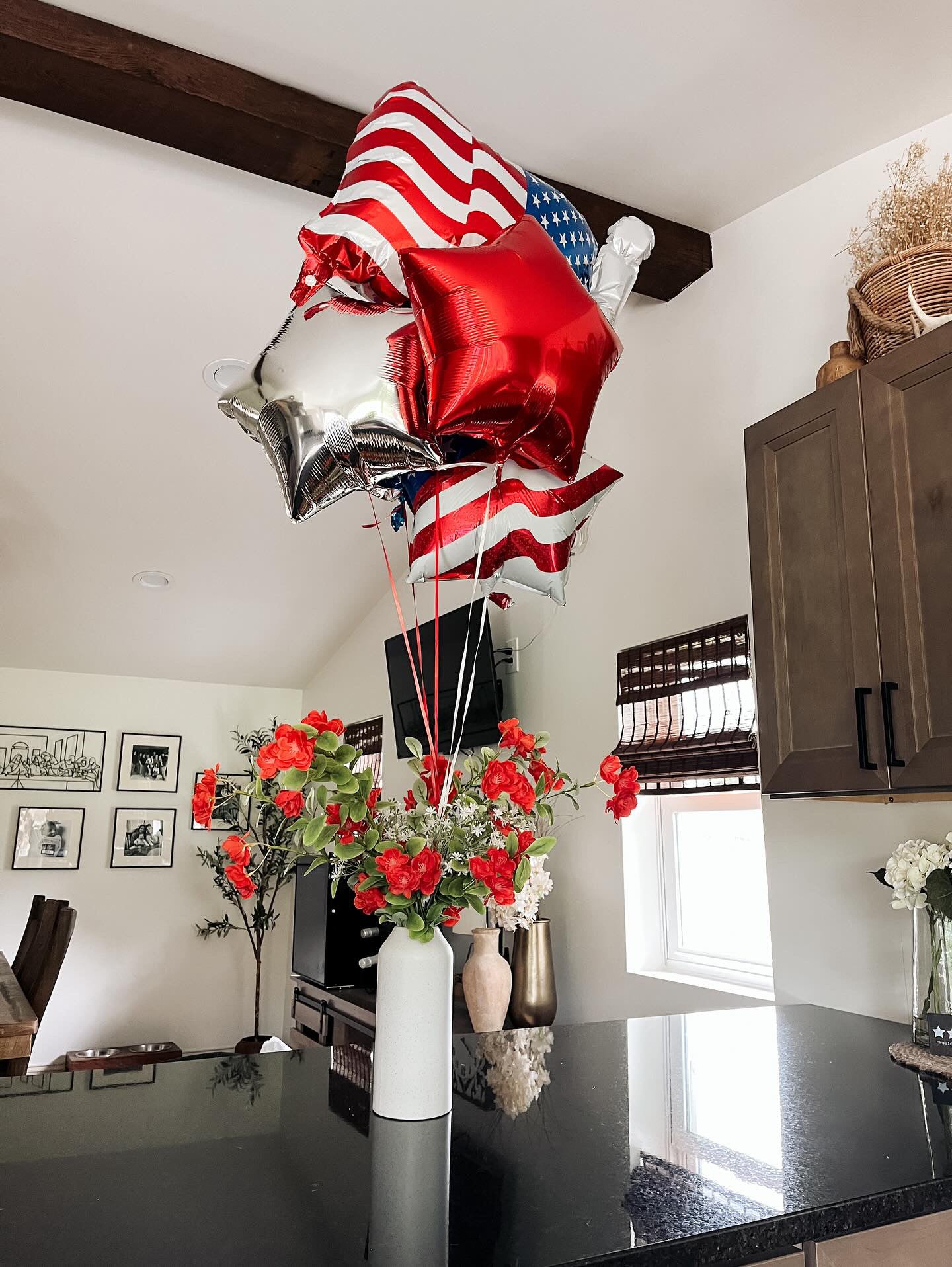 5 pc Flag Foil Balloon Bouquets